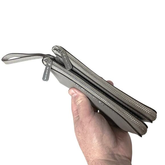 NWOT MICHAEL KORS Women’s Gray Double Zip Wallet Wrislet - Picture 7 of 9